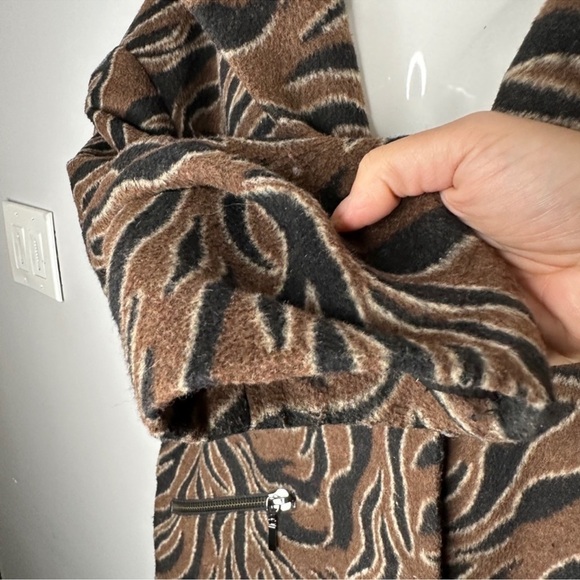 500 Maison Cinqcent Animal Printed Drop Shoulder Jacket Medium - Picture 7 of 12